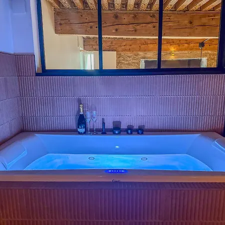 Апартаменты Le Refuge De La Bastille - Jacuzzi