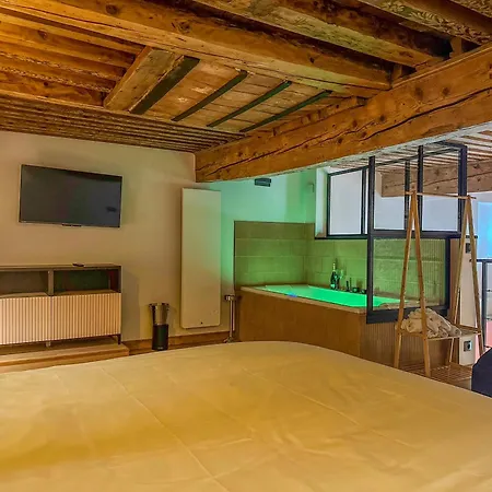 Le Refuge De La Bastille - Jacuzzi Апартаменты